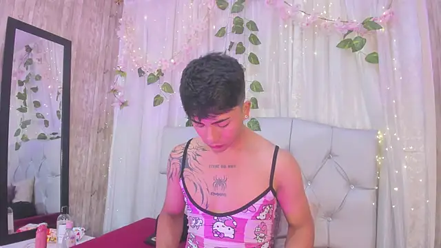 your kitty boy online show from July 23, 9:23 pm