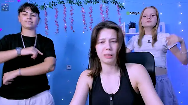 bella sky11 online show from July 22, 6:42 pm