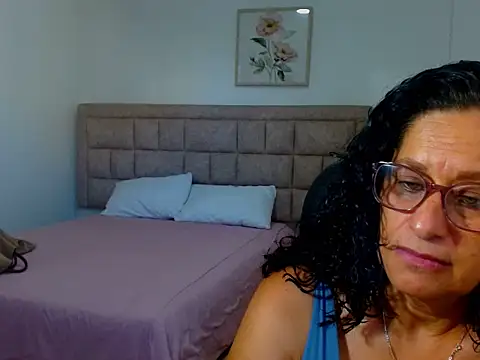 juanitaaxoox online show from July 28, 1:43 pm