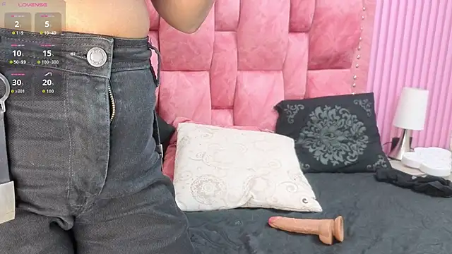 sofiagold92 online show from July 14, 10:21 am