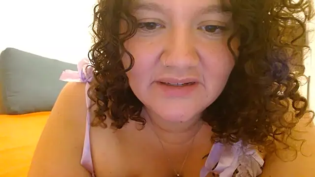HeidiSanabria online show from July 20, 12:35 am
