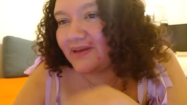 HeidiSanabria online show from July 25, 2:18 am