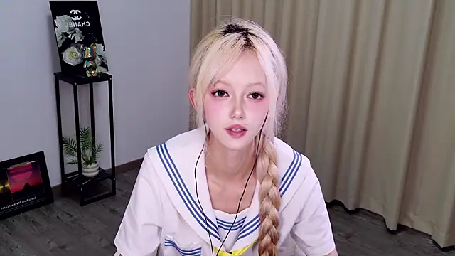 Hot--01 online show from July 25, 8:32 am