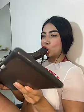 cherry skinnyy  online show from July 27, 3:25 am