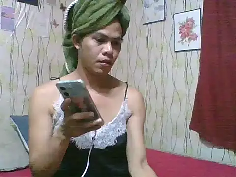 queenbubblebath online show from August 9, 8:40 am