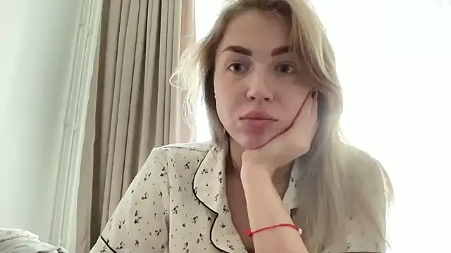 Corinnebi online show from August 1, 3:03 pm