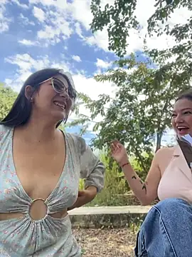hanna mon online show from July 10, 2:50 pm