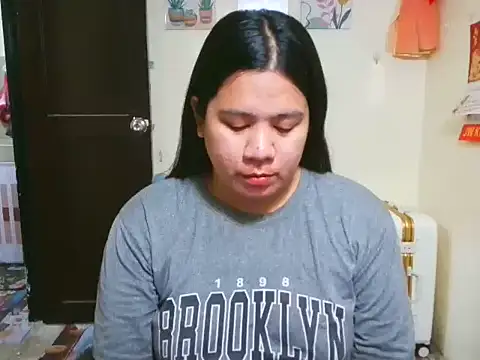 pretty stela online show from July 21, 4:19 pm
