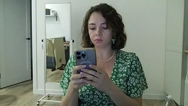 Selenneh online show from July 15, 6:01 pm