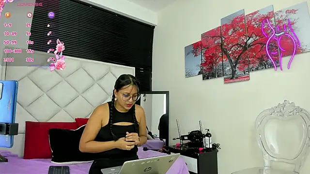 azul moonn online show from August 8, 3:47 am