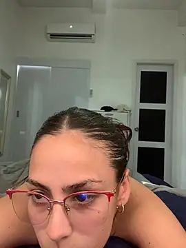 gatitapicosa online show from July 15, 1:10 am
