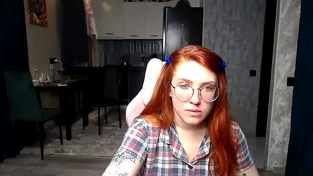 Reginasmilee online show from March 17, 11:47 am