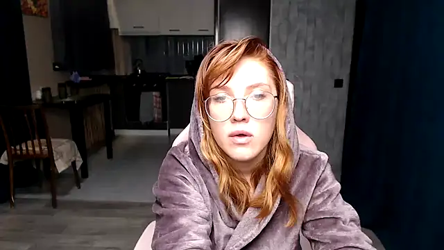 Reginasmilee online show from October 19, 3:30 am