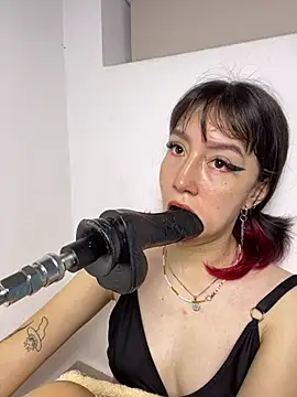 im lizzy17 online show from July 7, 1:14 pm