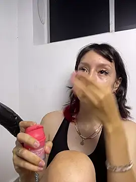 im lizzy17 online show from June 29, 6:09 am