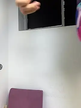 im lizzy17 online show from August 2, 2:42 pm