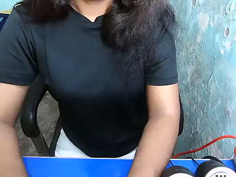 urmila208021 online show from July 29, 6:24 am