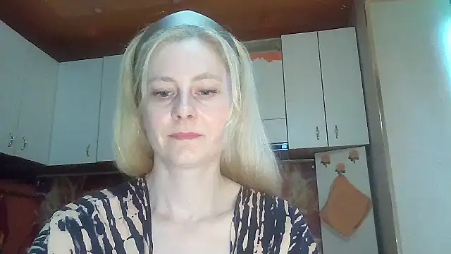 Vexieeka online show from July 13, 7:03 pm