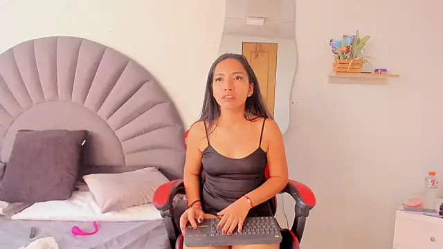 VioletR osse online show from July 28, 12:12 pm