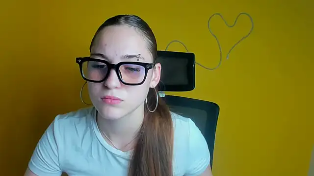 Holly Mooon  online show from July 20, 11:12 am
