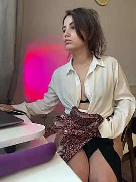 smallJinny online show from July 19, 4:53 pm