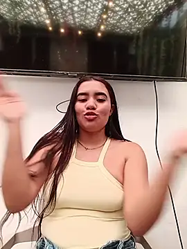 AlanaMontiel online show from July 17, 2:32 pm