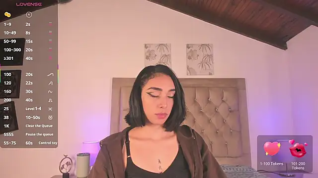 Sara smithh  online show from July 16, 11:20 pm