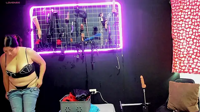 Mistress Emma bdsm online show from July 18, 11:46 am