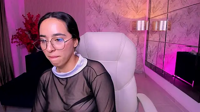Emilyy parker  online show from July 28, 7:39 pm
