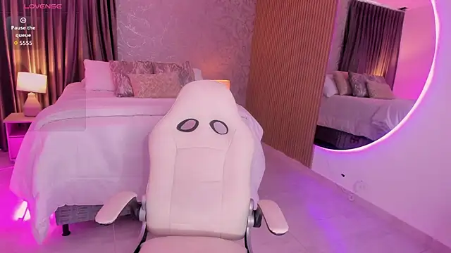 Viiolet rosee online show from July 14, 7:18 pm