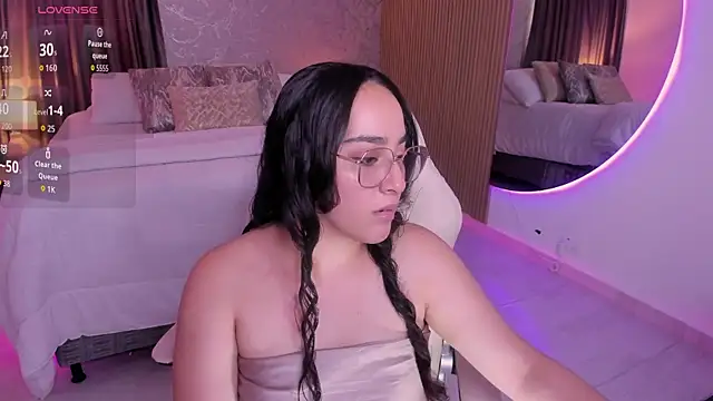Viiolet rosee online show from July 20, 7:03 pm
