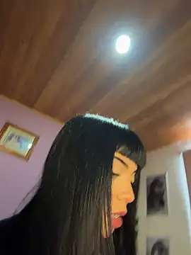 AlanaStormm online show from July 25, 1:29 pm