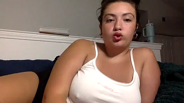v1oletlyes online show from July 8, 1:52 am