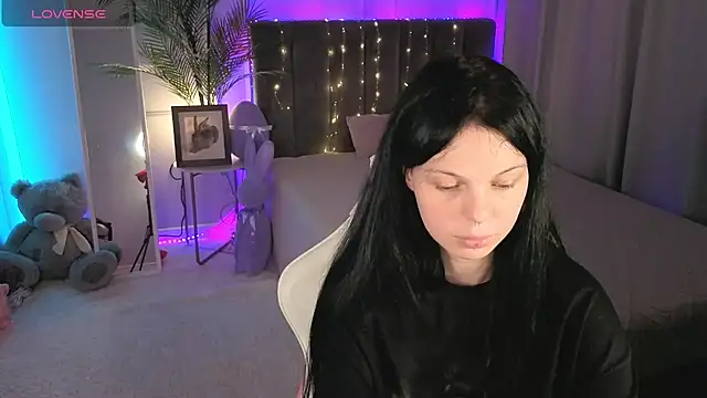 Ann Daiisy online show from July 7, 8:44 pm