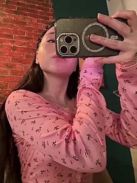 kitty sixseven online show from July 24, 11:30 am