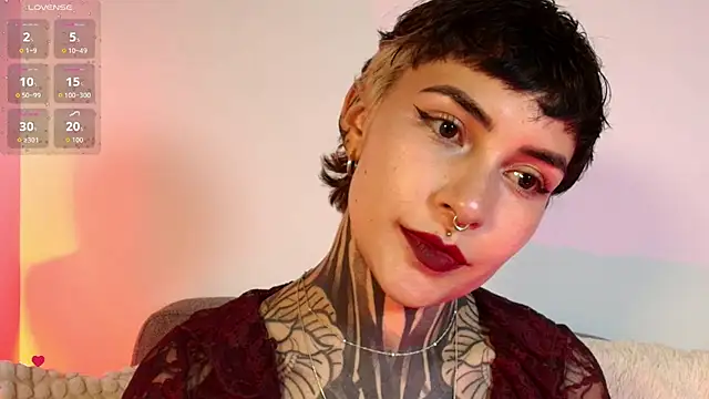 Luana Fiore0 online show from July 23, 9:12 pm