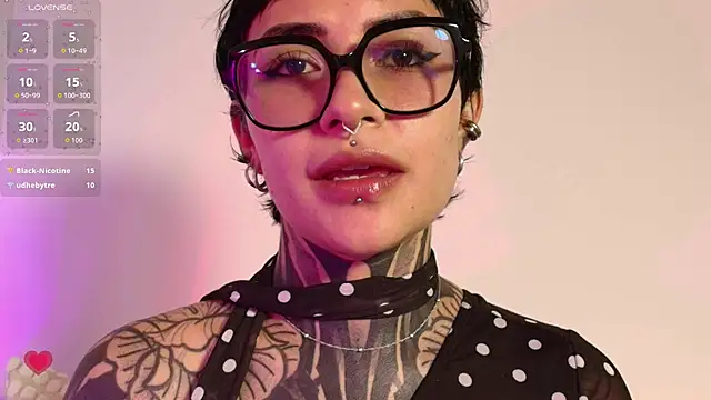 Luana Fiore0 online show from July 28, 8:34 pm