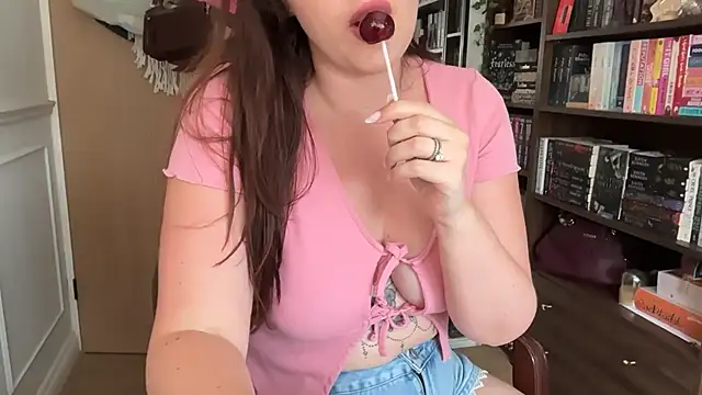 DearDelilah online show from July 17, 12:31 pm