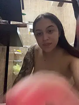 Lilyhotson online show from July 28, 11:59 pm