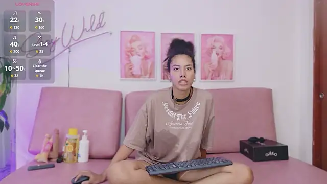 Hayana Velvet online show from July 23, 2:25 pm
