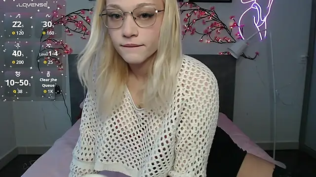 Coraline bush online show from July 18, 5:33 am
