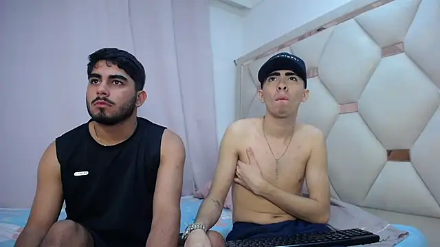 Michael and twinkk online show from July 28, 4:32 am