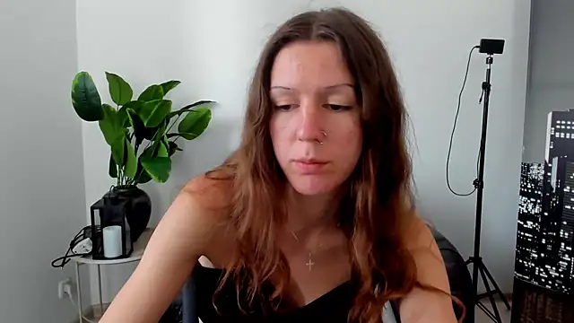 Lunaa x44 online show from July 13, 9:32 am