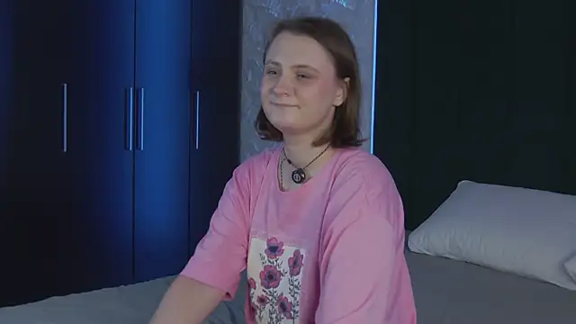 SkylerHex online show from July 13, 8:20 pm