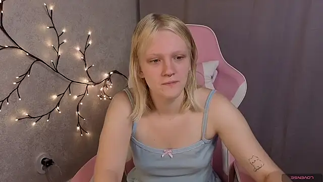Lilly Jhonass online show from July 20, 1:30 am