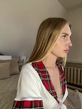BellaSwan- online show from July 14, 6:07 am