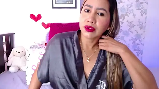 vanessacuter online show from July 28, 4:51 pm