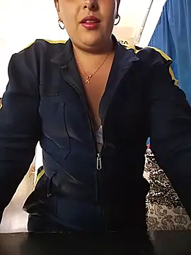 YINNA  24 online show from July 25, 2:46 pm