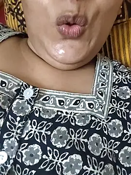 arushi9490 online show from July 11, 12:38 pm