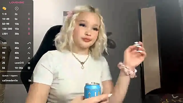 JoleneDorow online show from July 24, 2:59 pm